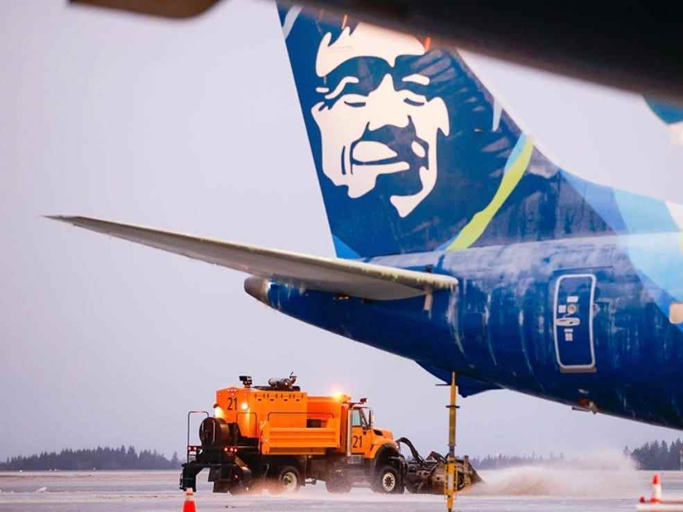 Flugzeug von Alaska Airlines in Seattle am 23. Dezember 2022.