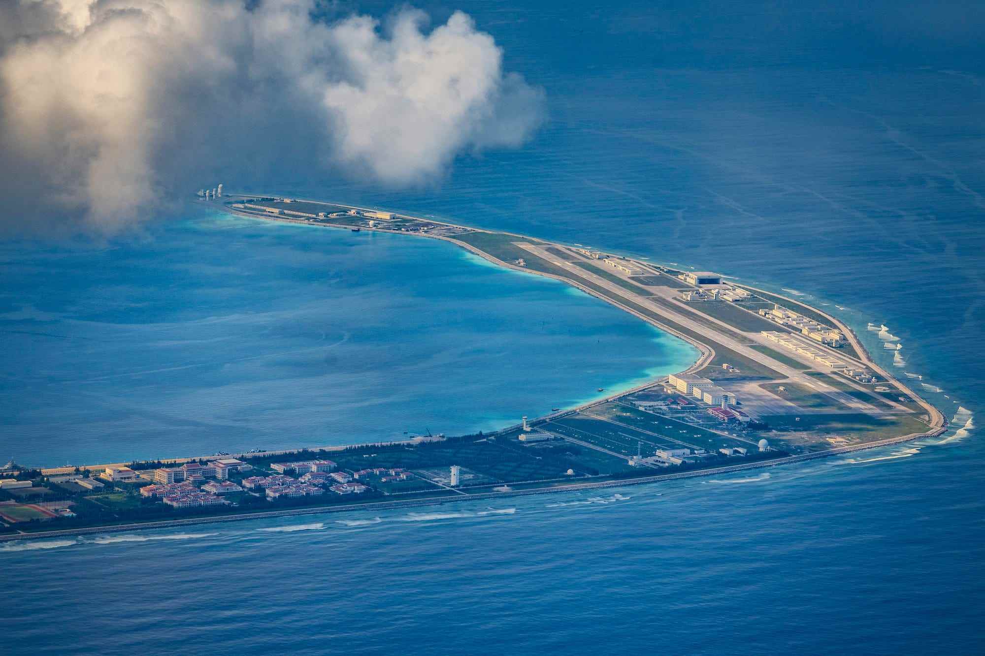 Militärstützpunkt am Mischief Reef in den Spratly-Inseln im Südchinesischen Meer