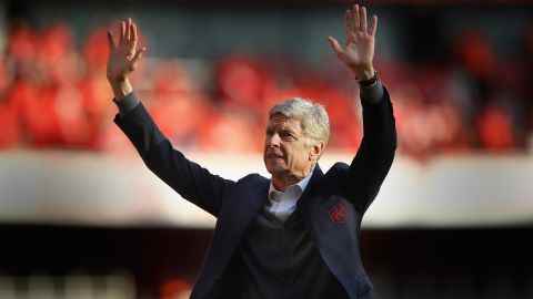 Wenger verabschiedet sich nach 22 Jahren als Trainer des Vereins von den Arsenal-Fans.