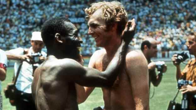 Pelé und Bobby Moore
