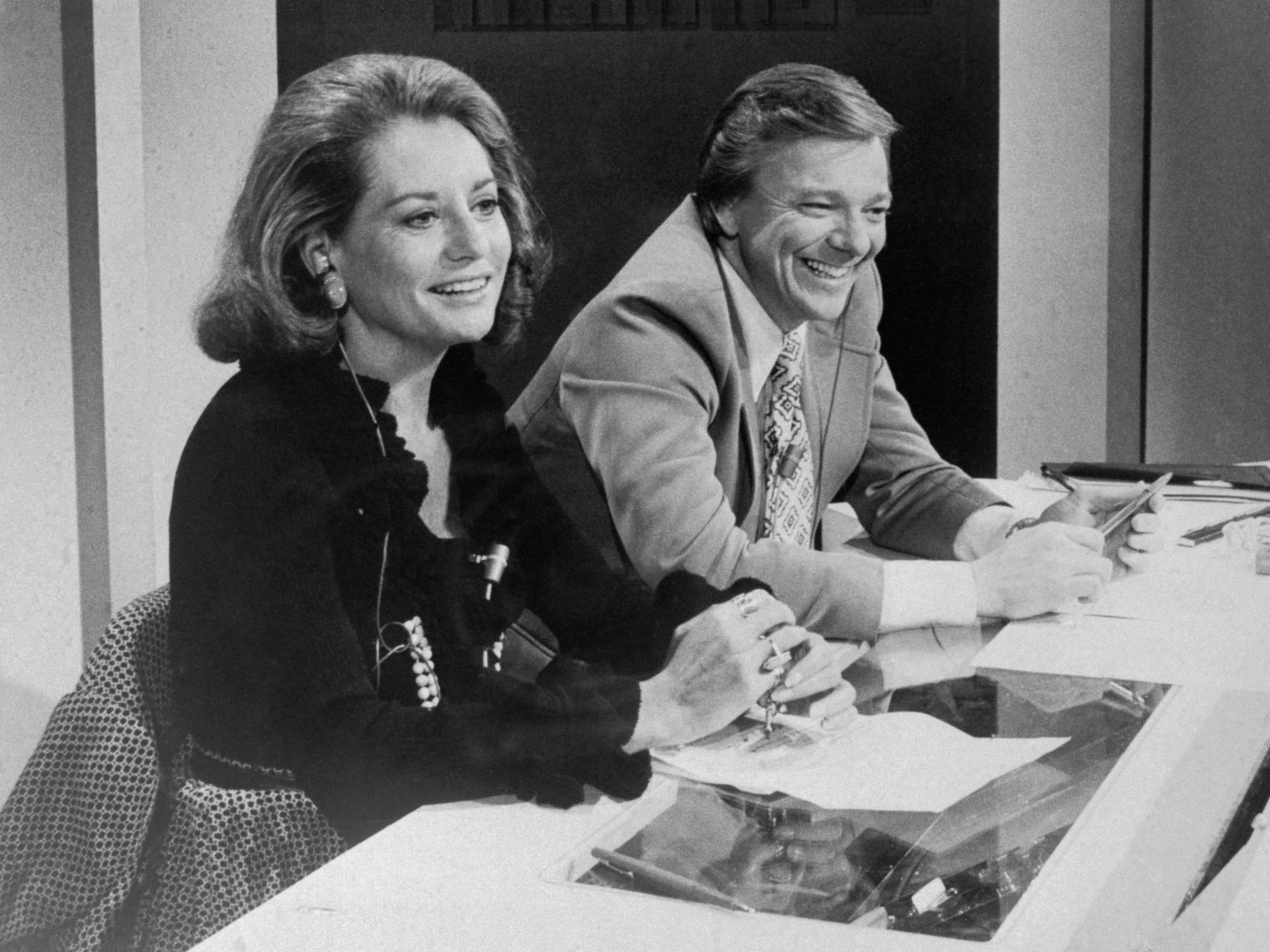 Barbara Walters und Jim Hartz, Co-Moderatoren von Today, gezeigt bei einer Probe in NBC News Election Central im Rockefeller Center.