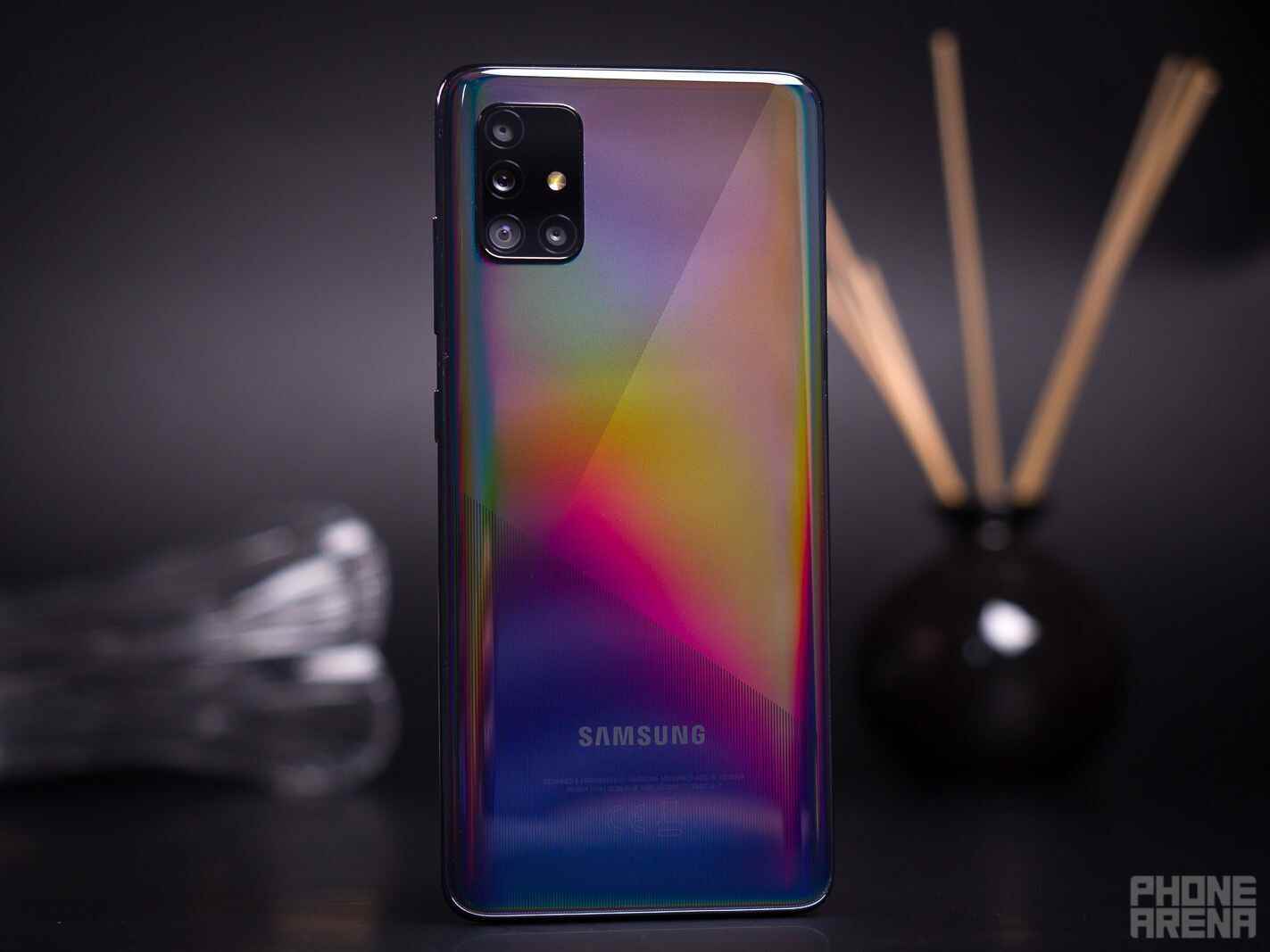 Trotz seines Alters ist das A51 5G immer noch ein Hingucker.  - Samsung veröffentlicht Android 13-Update und One UI 5.0 für das Samsung Galaxy A51 5G