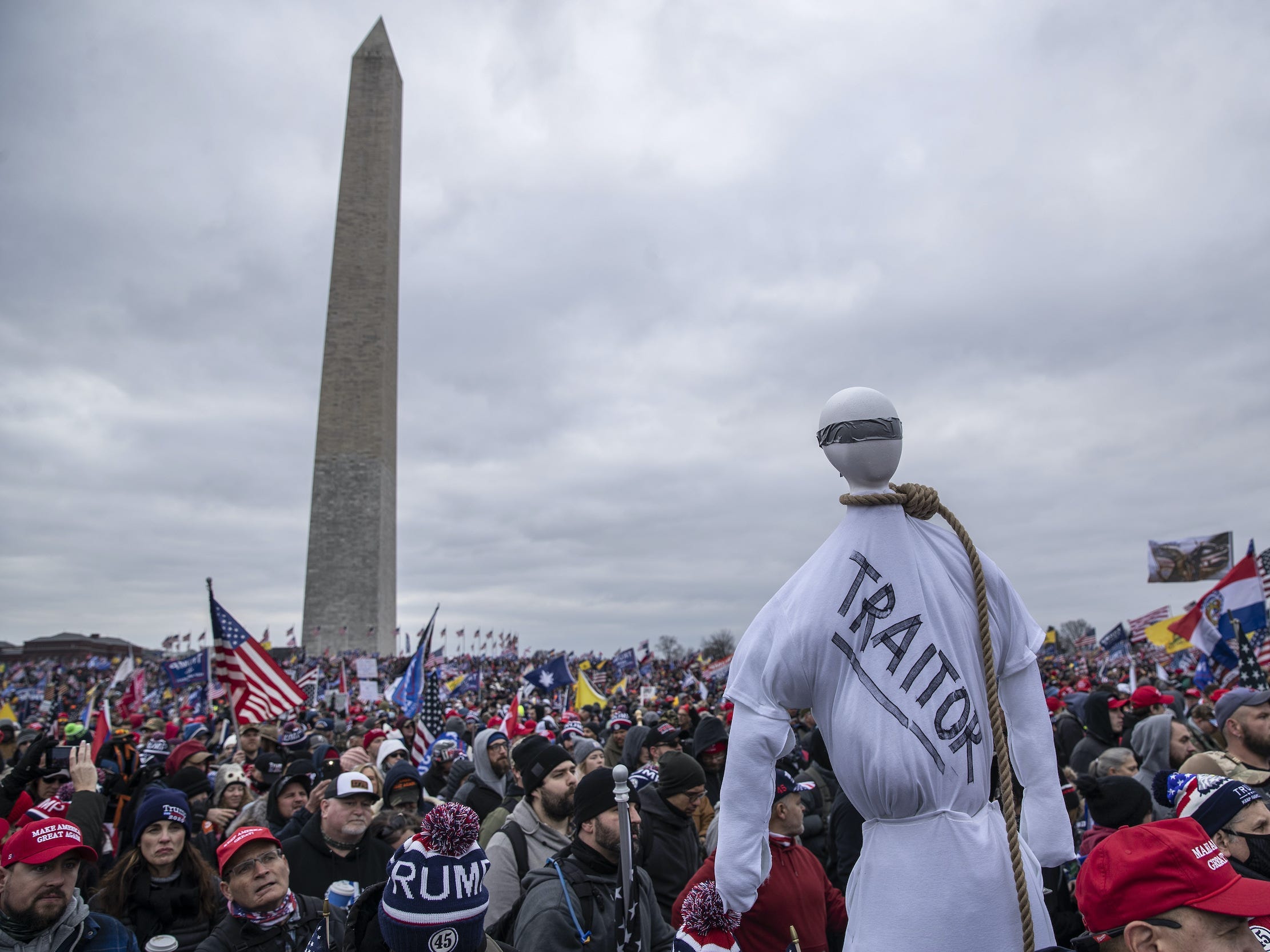 Trump-Anhänger protestieren gegen die Wahlschlinge im Kapitol von Washington, DC, Verräter Maga 