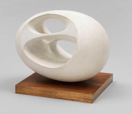 Die ovale Skulptur von Barbara Hepworth (Nr. 2).