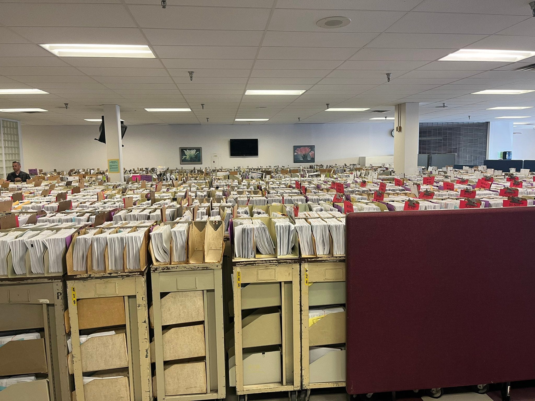 IRS-Anlage in Austin gefüllt mit Papier