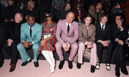 Idris Elba (zweiter von links) in der ersten Reihe von Gucci