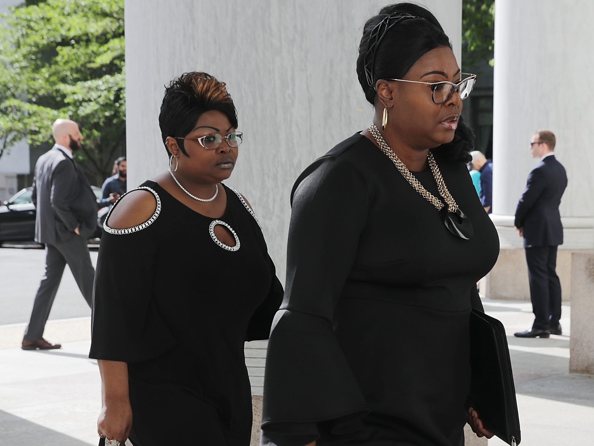 Lynette Hardaway und Rochelle Richardson, auch bekannt als Diamond and Silk, kommen am 26. April 2018 in Washington, DC, vor dem House Judiciary Committee im Rayburn House Office Building auf dem Capitol Hill auszusagen.