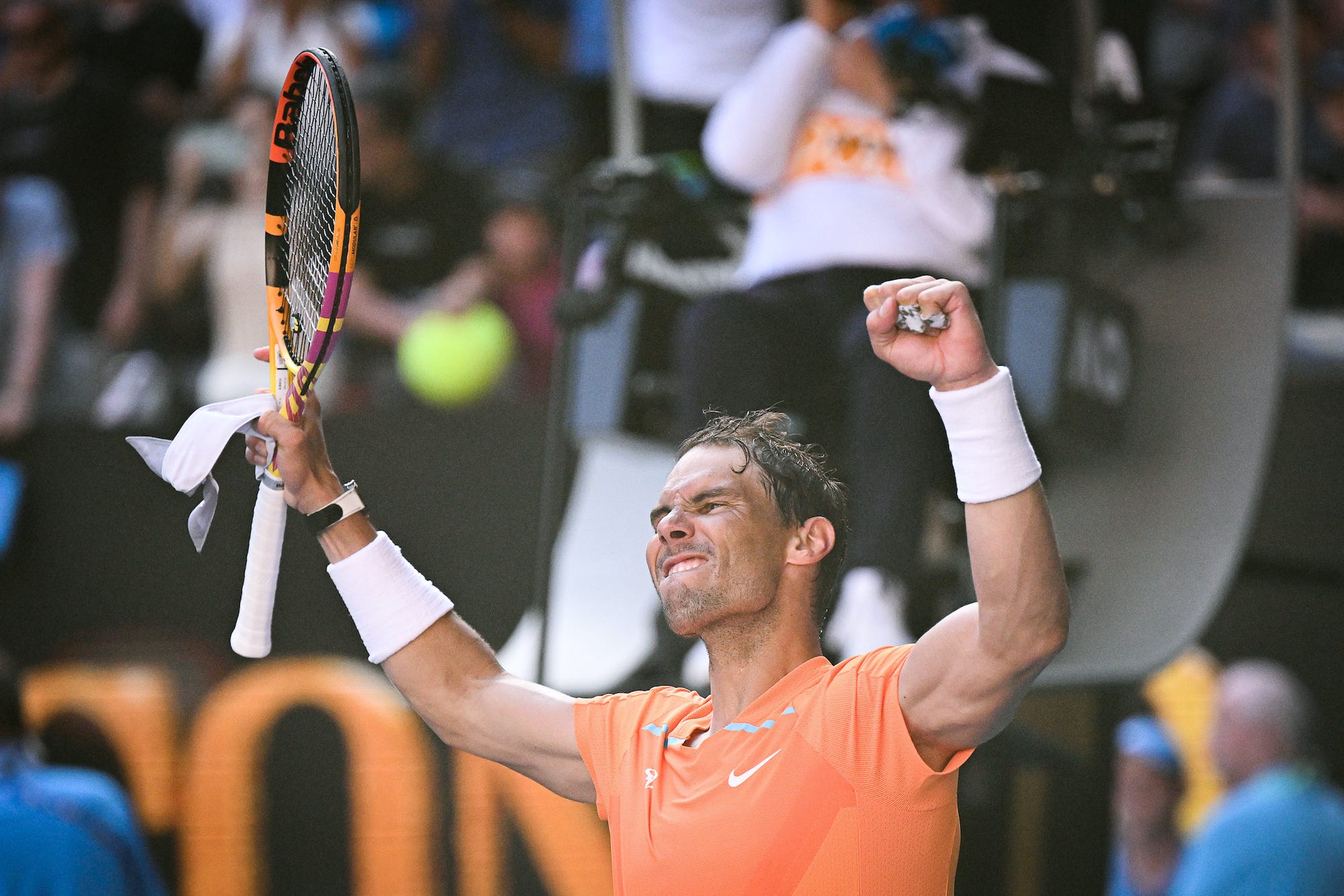 Rafael Nadal zieht in die zweite Runde der Australian Open ein.