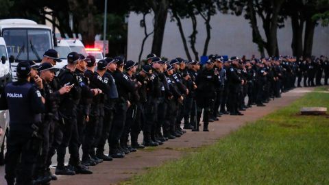 Die Polizei stellt sich am 11. Januar in Brasilia auf.