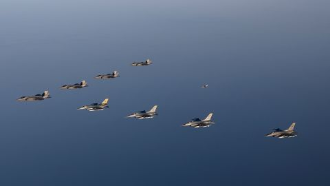 Südkoreanische und US-Jets nehmen am 18. November 2022 an einer gemeinsamen Luftübung teil. 