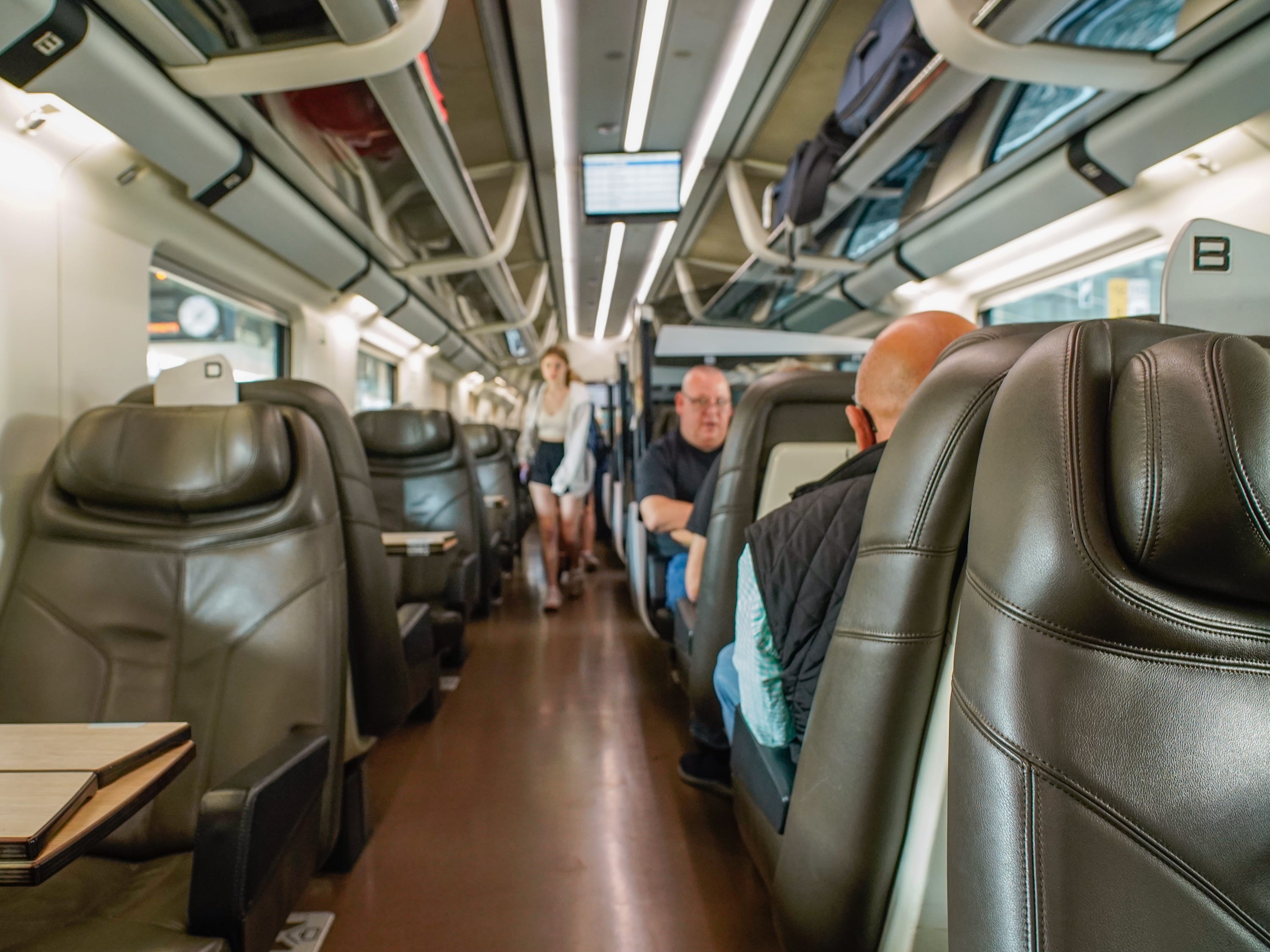 In einem Business-Class-Wagen in einem Frecciarossa-Zug in Italien.