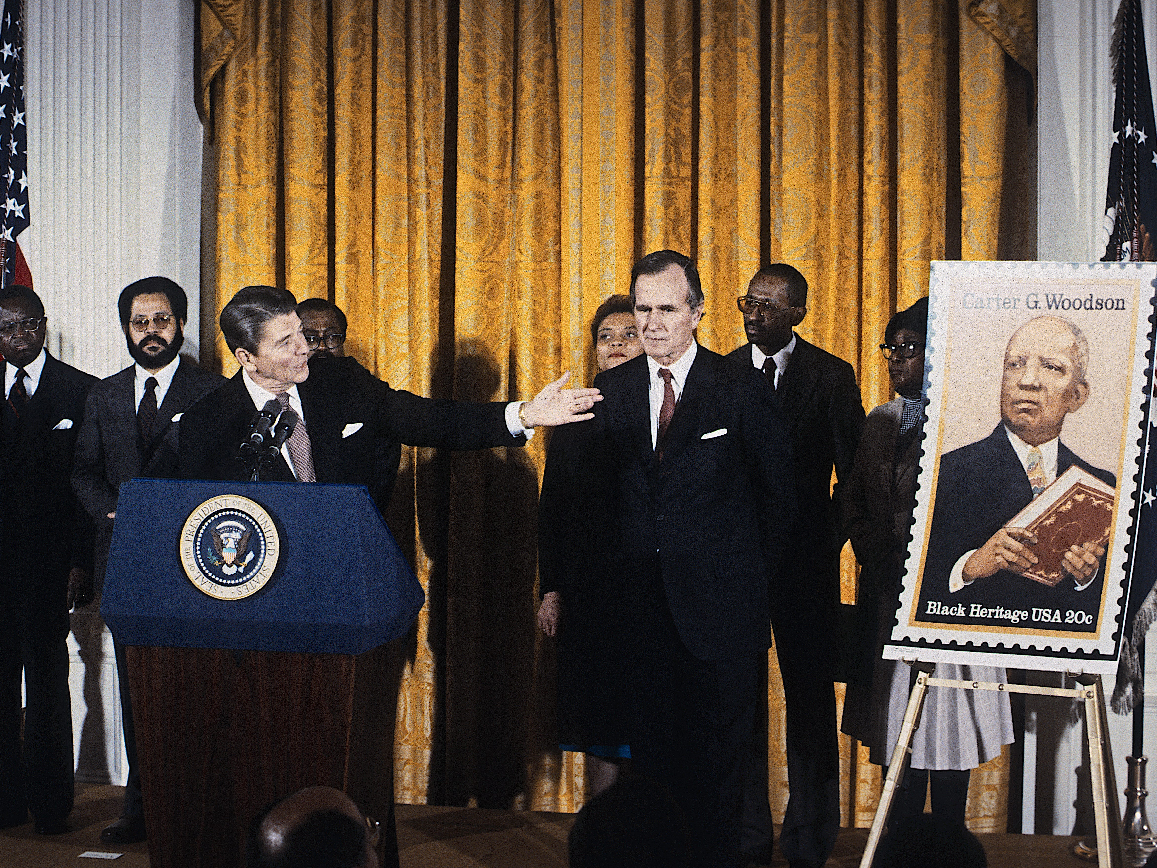 Präsident Ronald Reagan hält eine Rede bei einer Zeremonie im Weißen Haus zur Feier des National Black History Month