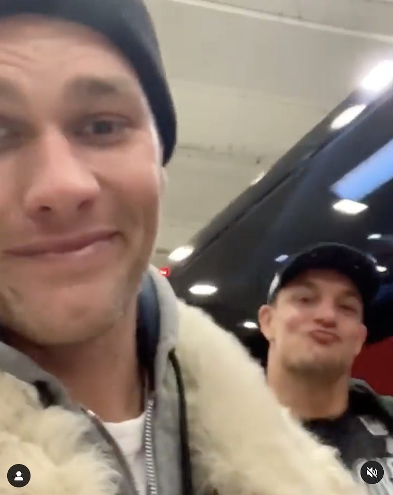 Screenshot zeigt Tom Brady und Rob Gronkowski lächelnd in einem Instagram-Video.