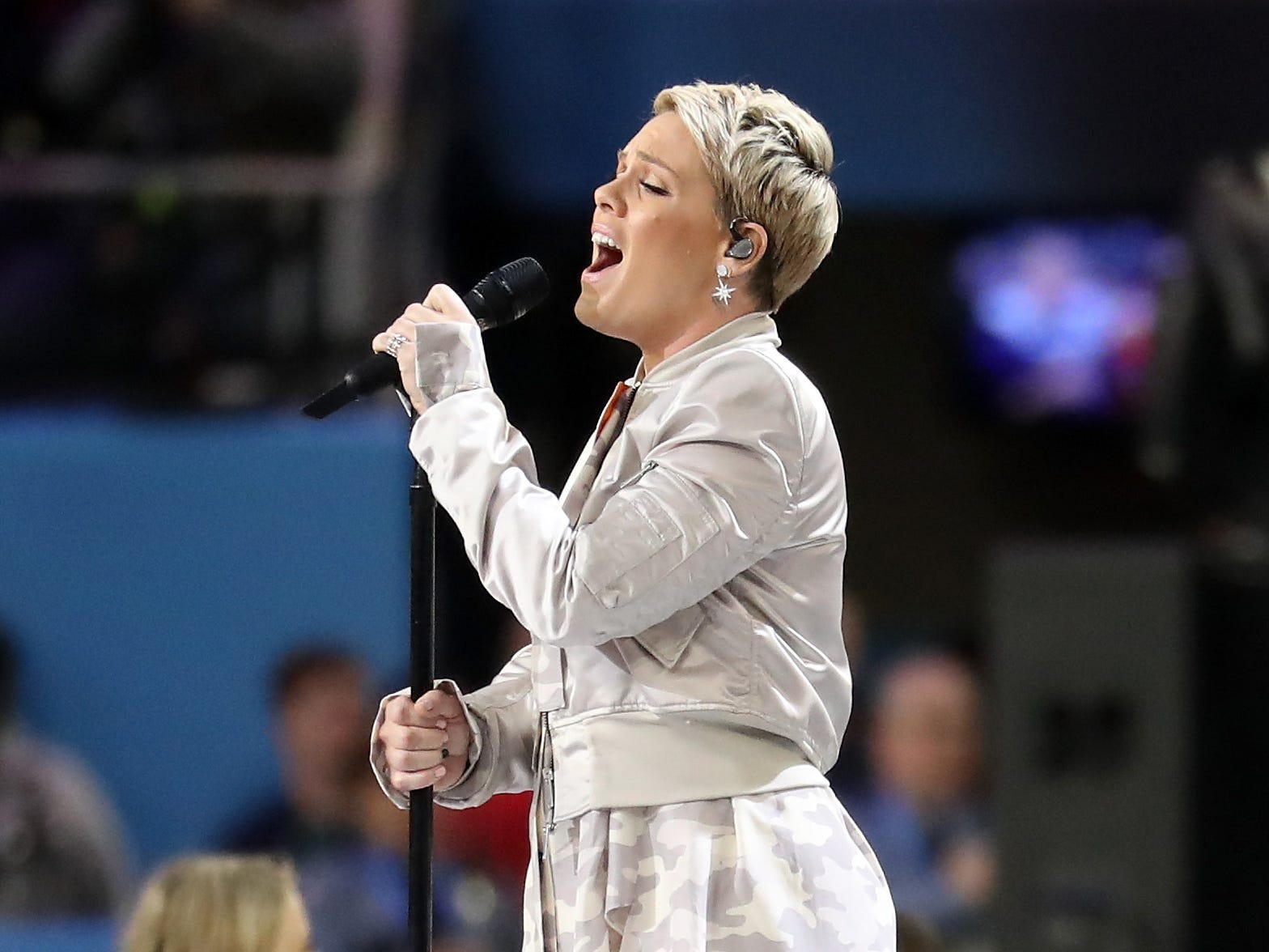 Pink singt 2018 beim Super Bowl die Nationalhymne
