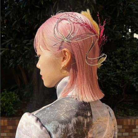 Eines der vielen farbenfrohen Haardesigns der Haarkünstlerin Mitsuki_Jurk aus ihrem Instagram-Feed.