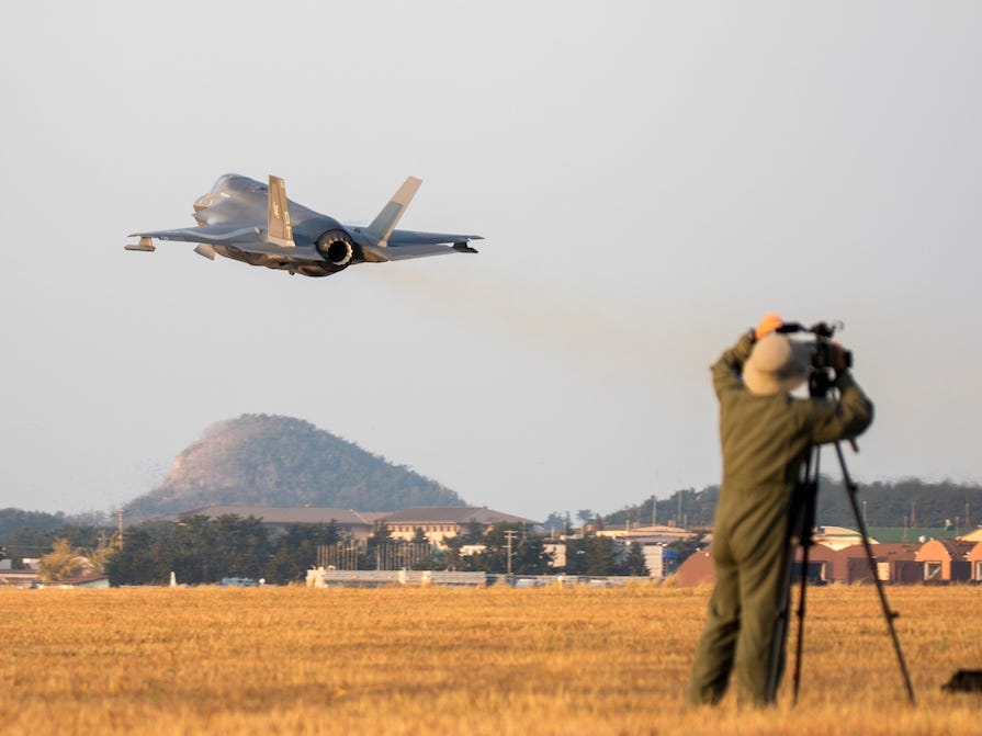 Marine Corps F-35B hebt in Südkorea ab