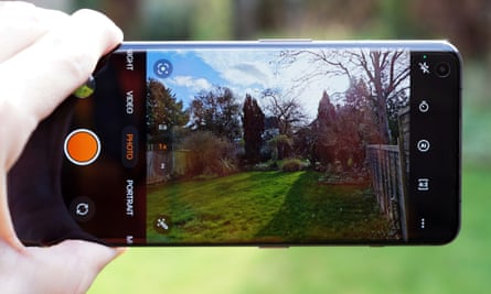 Die Hasselblad-Kamera-App auf einem OnePlus 11.