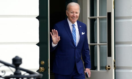 Präsident Joe Biden verlässt am Donnerstagmorgen das Weiße Haus.