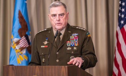General Mark Milley, Vorsitzender der gemeinsamen Stabschefs der USA, warnte: „In diesem Jahr wäre es sehr, sehr schwierig, die russischen Streitkräfte aus jedem Zentimeter der von Russland besetzten Ukraine zu vertreiben.“