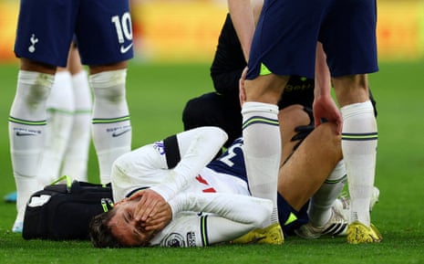Nachdem Rodrigo Bentancur das einzige Tor des Spiels von Tottenham Hotspur erzielt hatte, erlitt er letztes Wochenende im King Power Stadium von Leicester eine Kreuzbandverletzung.