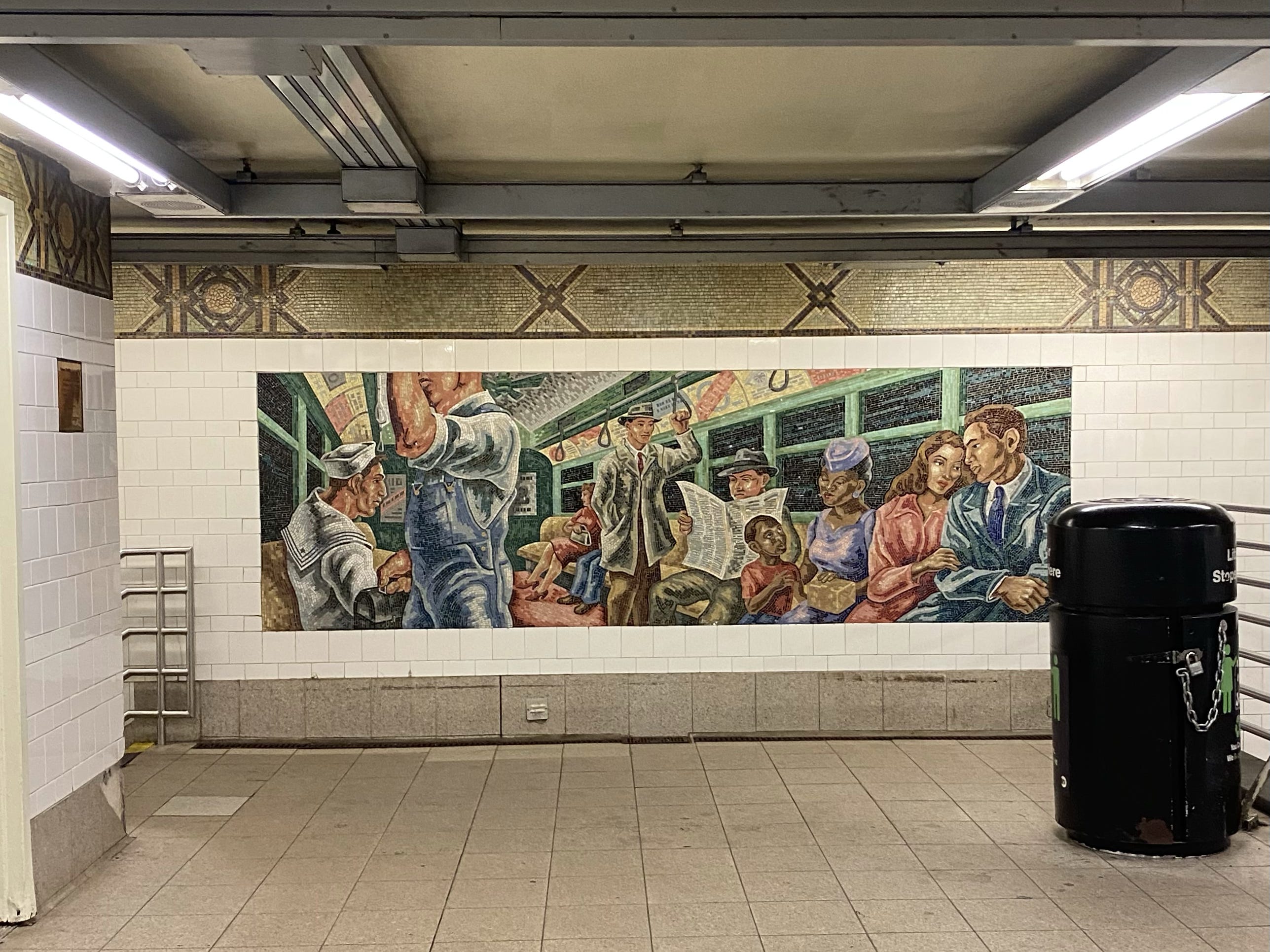 Kunst im öffentlichen Raum in einer U-Bahnstation.