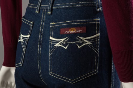hinteres Ende der Jeans auf Mannequin