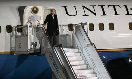 US-Präsident Joe Biden trifft am Montagabend, den 20. Februar, am Chopin-Flughafen Warschau ein.