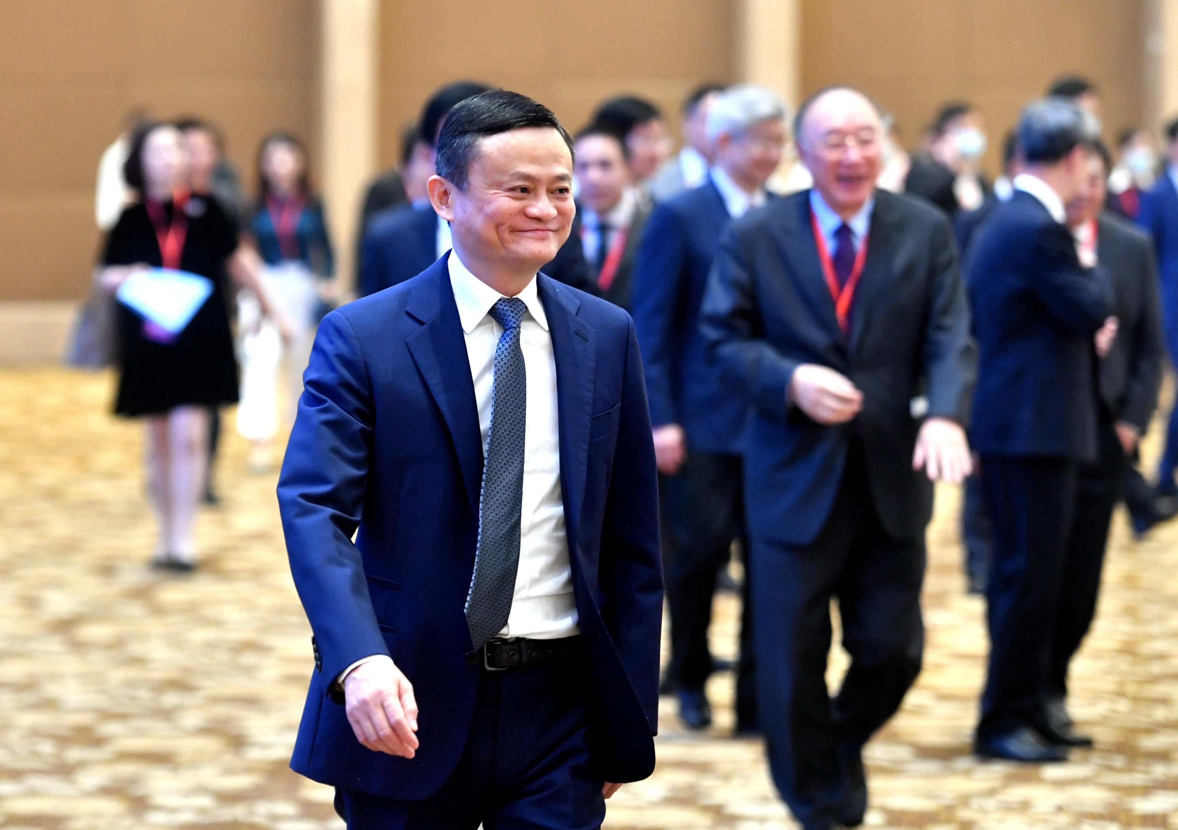 Jack Ma, Gründer der Alibaba Group, nimmt an der Eröffnungsfeier des 3. All-China Young Entrepreneurs Summit am 25. September 2020 in Fuzhou, Provinz Fujian in China, teil.