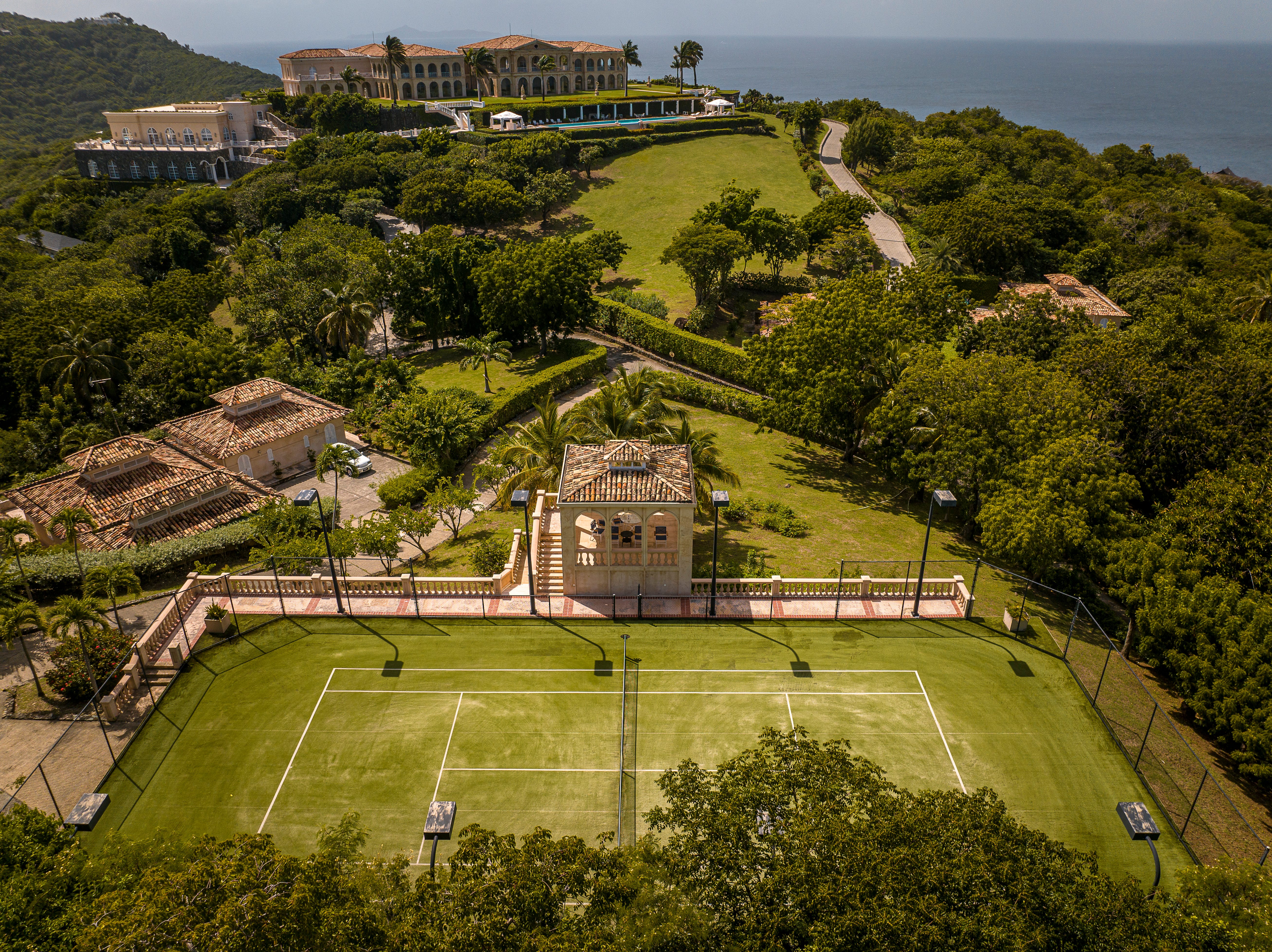 Tennisplätze bei The Terraces in Mustique