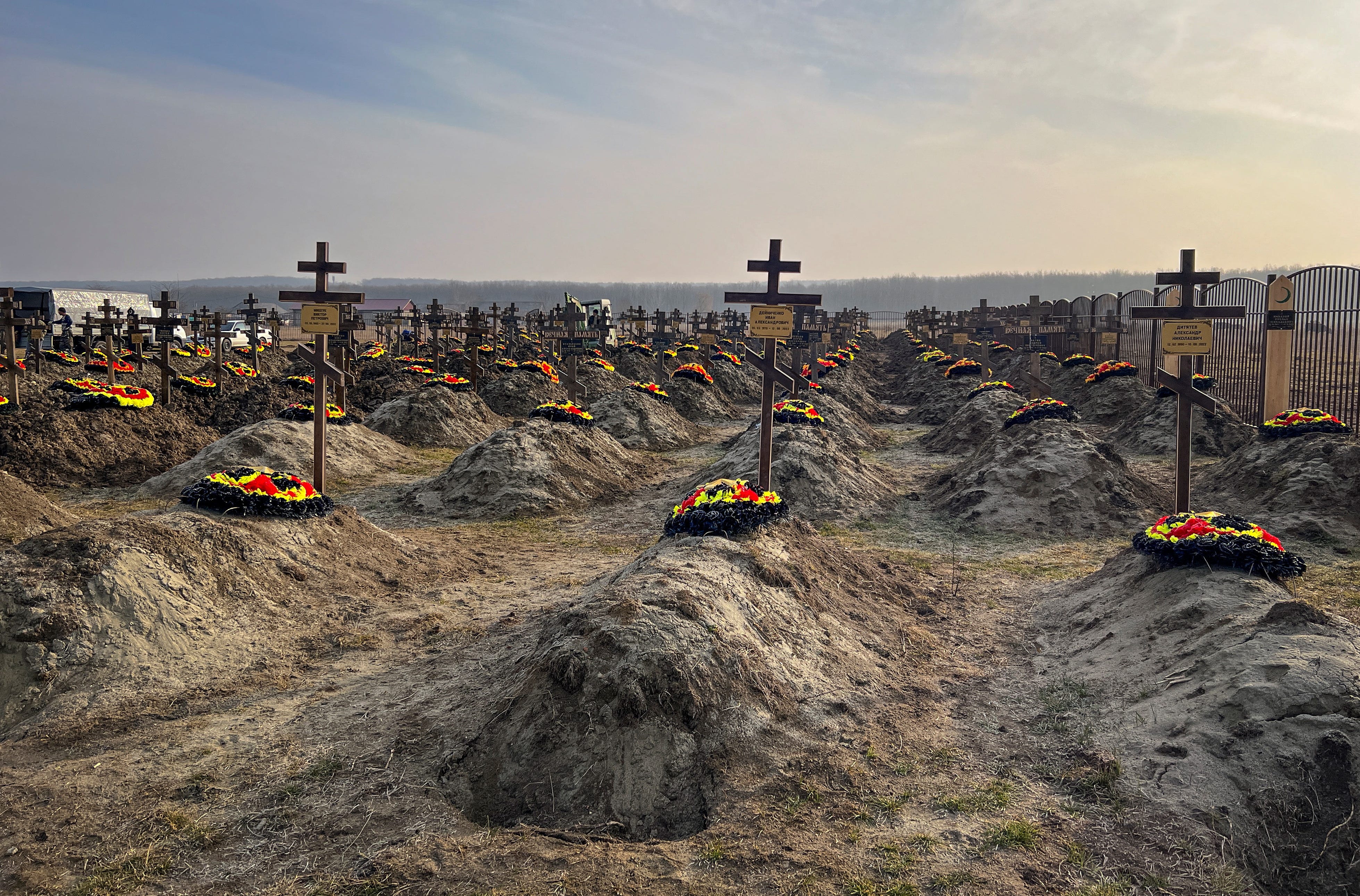 Gräber von Kämpfern der russischen Wagner-Söldnergruppe sind auf einem Friedhof in der Nähe des Dorfes Bakinskaya in der Region Krasnodar, Russland, am 22. Januar 2023 zu sehen.