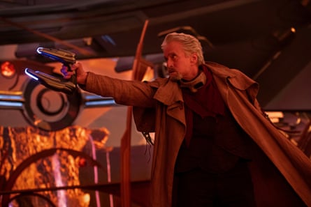 Douglas als Hank Pym in Ant-Man and the Wasp: Quantumania.