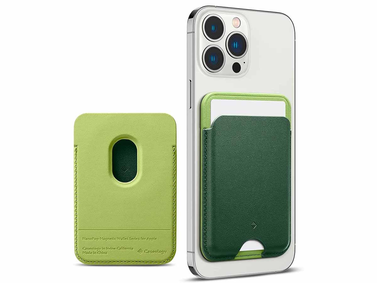 Das Caseology Nano Pop Magnetic Wallet ist freistehend und kann auch an einem iPhone befestigt werden.