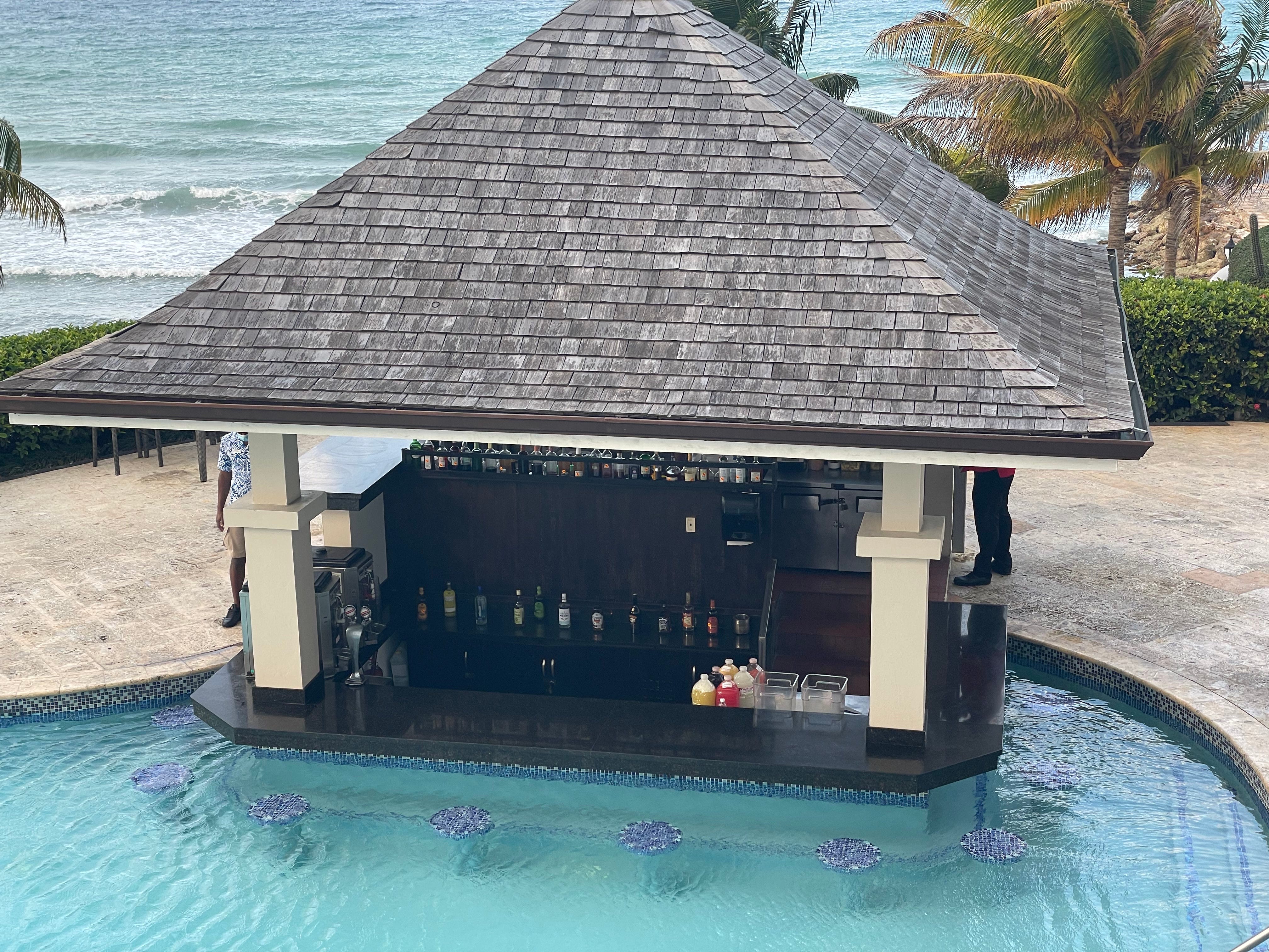 Jewel Grande in Montego Bay, Swim-up-Bar