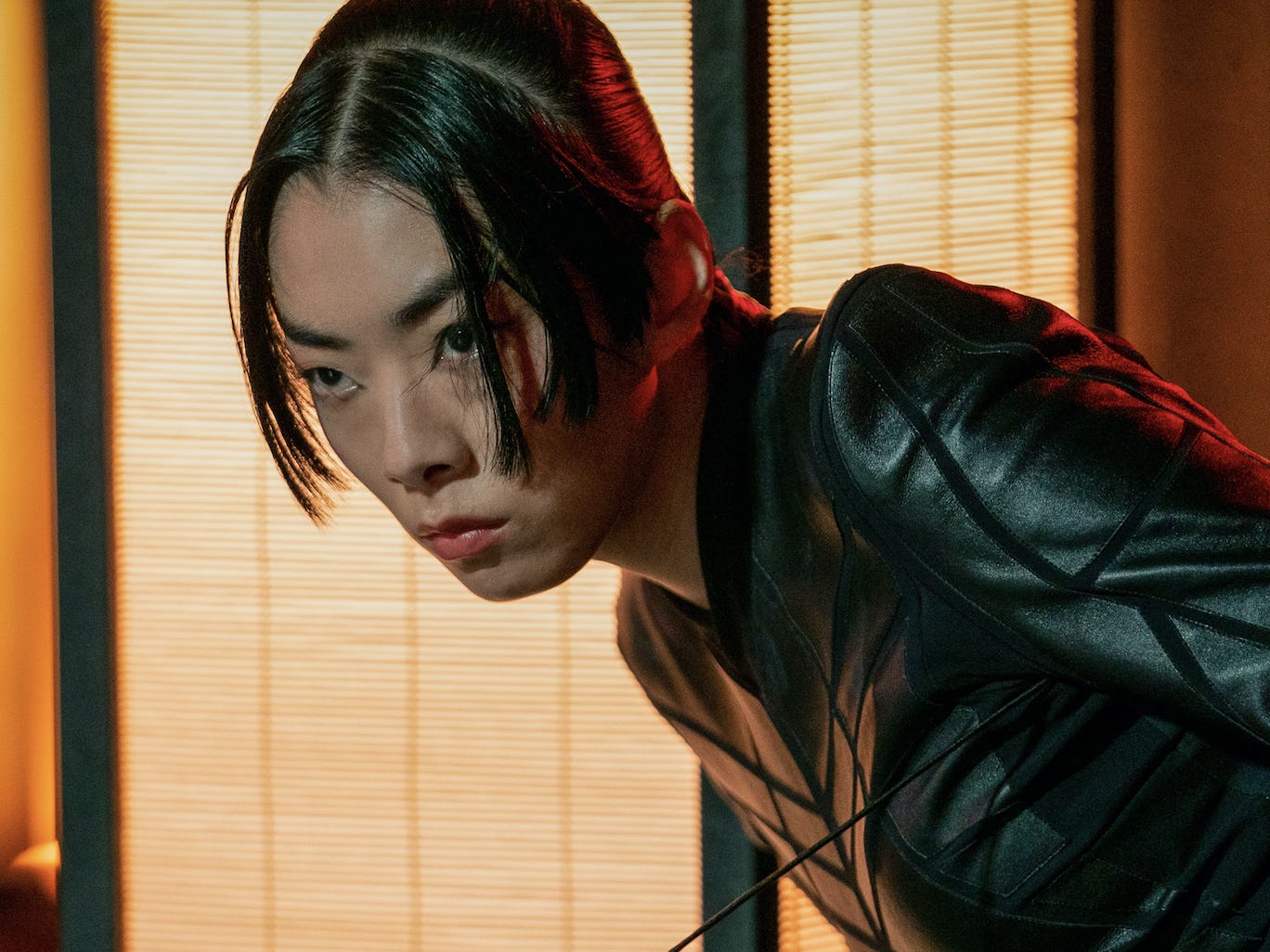 Rina Sawayama als Akira in „John Wick: Kapitel 4“.
