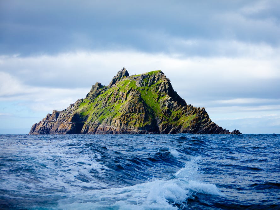 Skellig Michael ist eine abgelegene Insel vor der Westküste Irlands.