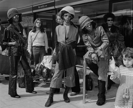Sly And The Family Stone, September 1970: (von links) Larry Graham, Jerry Martini, Gregg Errico, Sly Stone, Freddie Stone und Cynthia Robinson.