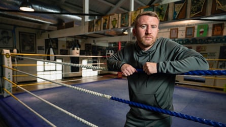 Paddy Barnes, Olympiasieger, im Boxclub Holy Family in Drogheda, Irland