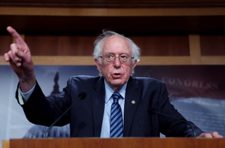 Es wird erwartet, dass Senator Bernie Sanders den ehemaligen CEO von Starbucks, Howard Schultz, nächste Woche bei einer Anhörung über das gewerkschaftsfeindliche Verhalten des Unternehmens auf die Probe stellt.