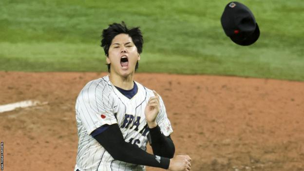 Shohei Ohtani feiert nach seinem Sieg bei Japans World Baseball Classic