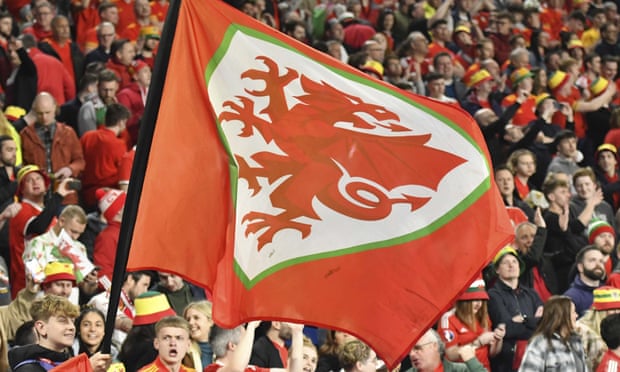 Wales-Flagge beim Fußball