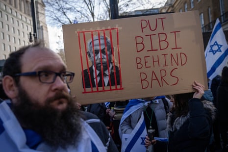 Anti-Netanjahu-Demonstranten vor der Downing Street.