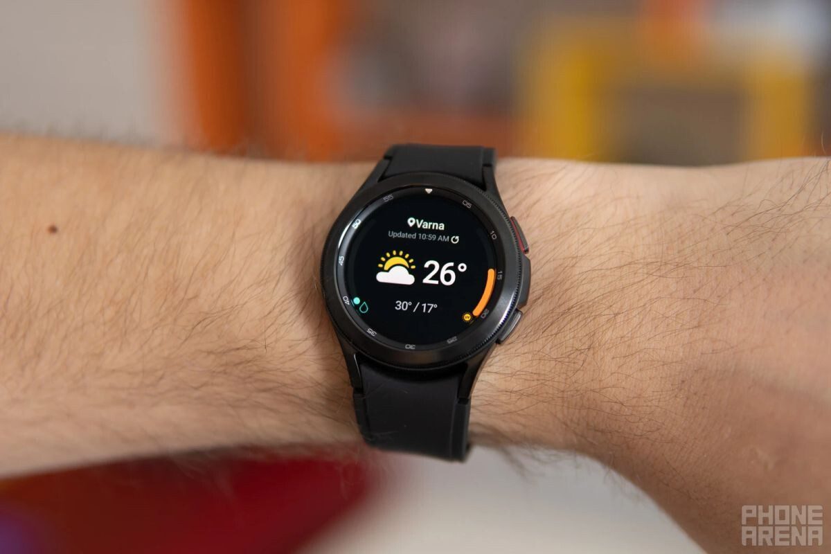 Samsungs klassisches Smartwatch-Design könnte dieses Jahr wieder in Mode sein.  - Dies sind die erwarteten Akkuspezifikationen der gesamten Samsung Galaxy Watch 6-Familie