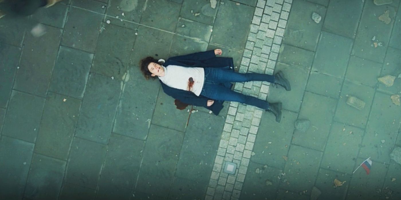 Maria Hill liegt am Ende der ersten Folge von „Secret Invasion“ tot und Blut strömt aus ihrem Bauch.