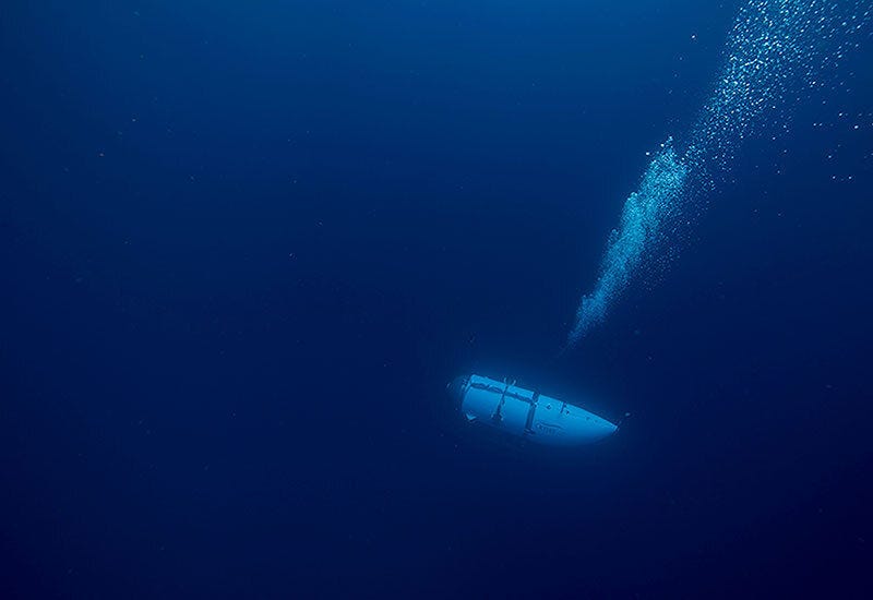 Bild des Titanic-Tauchboots, das auf den Meeresboden sinkt.