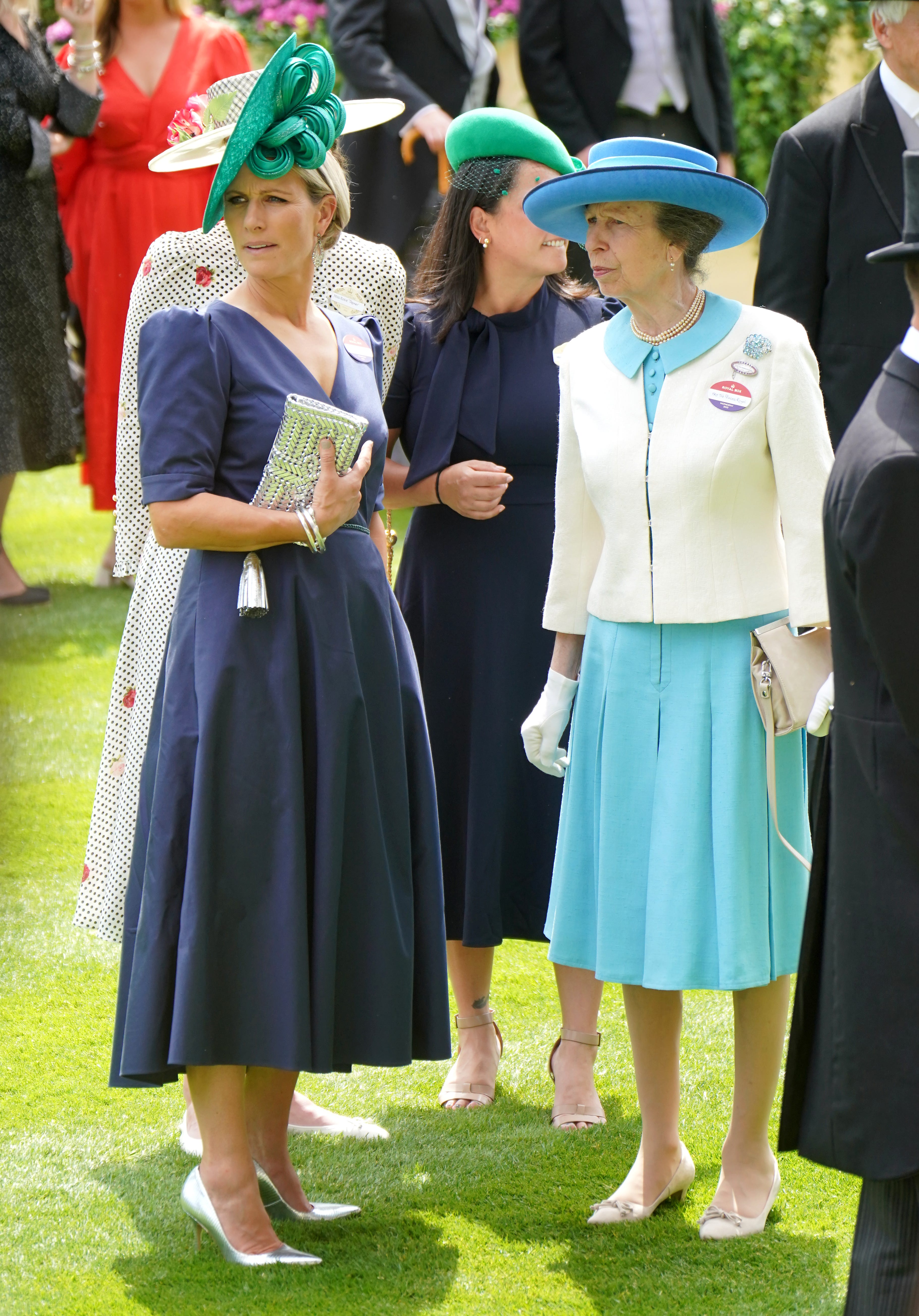 Zara Tindall und Prinzessin Anne am zweiten Tag von Royal Ascot 2023.