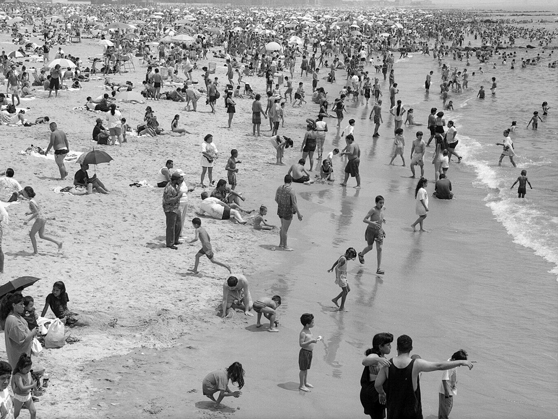 Menschenmenge am 4. Juli 1995 auf Coney Island