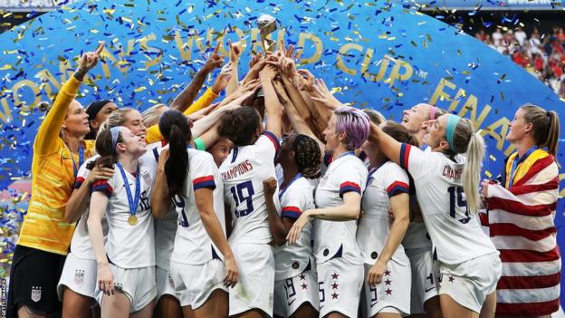 Die Spieler der USA gewinnen die Weltmeisterschaft 2019 nach einem Sieg im Finale über die Niederlande