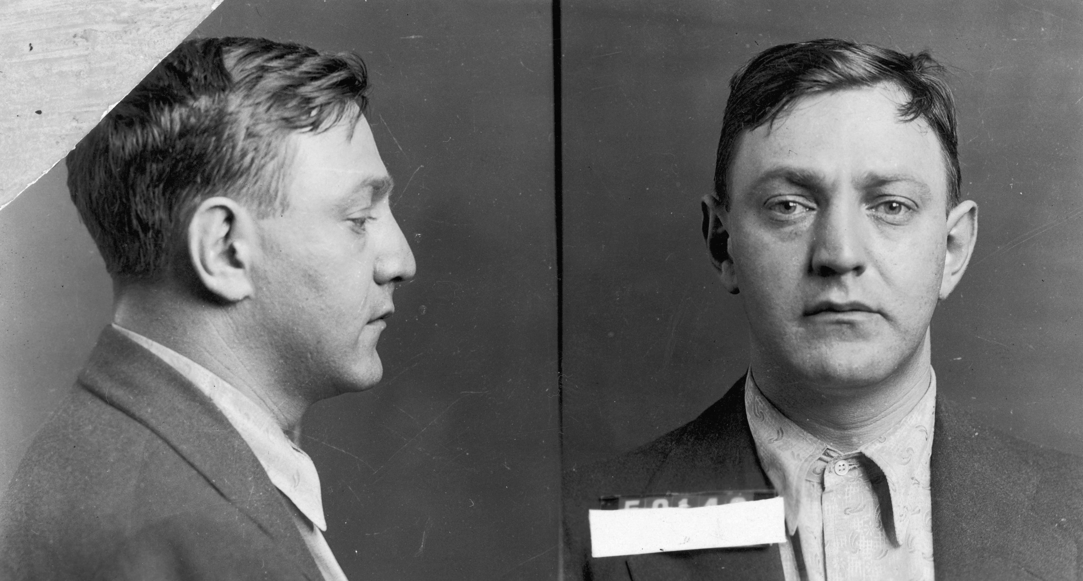 Ein Fahndungsfoto des amerikanischen Gangsters Arthur „Dutch Schultz“ Flegenheimer aus dem Jahr 1935.