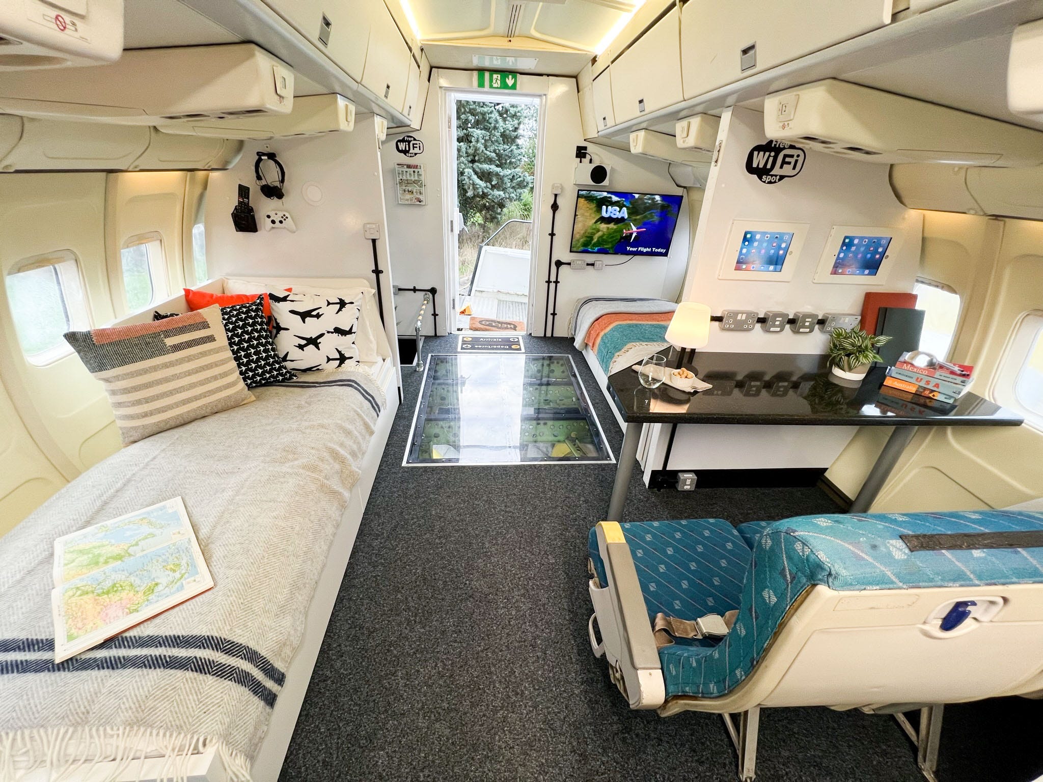 Sitzbereich und Bett im Flugzeugumbau