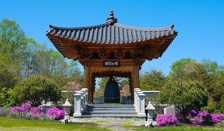 Der Korean Bell Garden ist Teil des Meadowlark Botanical Gardens, Vienna, VA